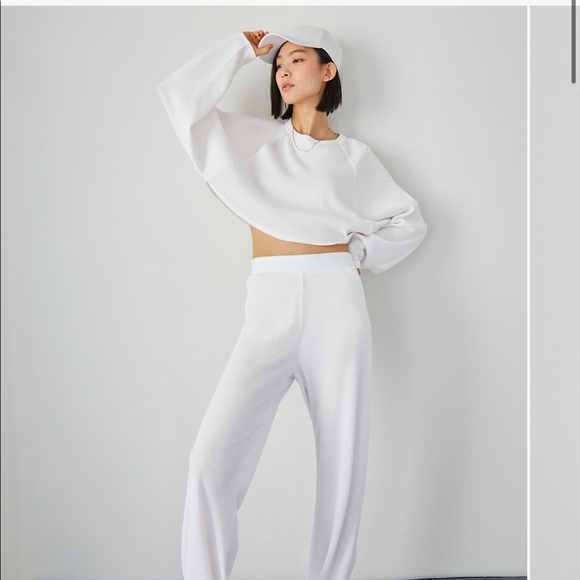 COPY - Aritzia group by Babaton thermal sweater white - Picture 2 of 9